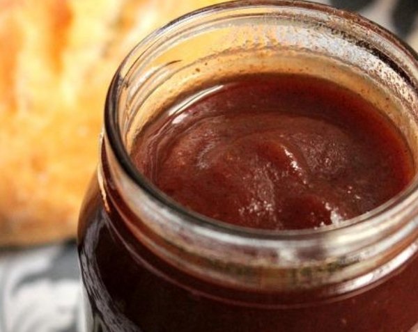 Easy Crockpot Apple Butter Recipe suggested serving